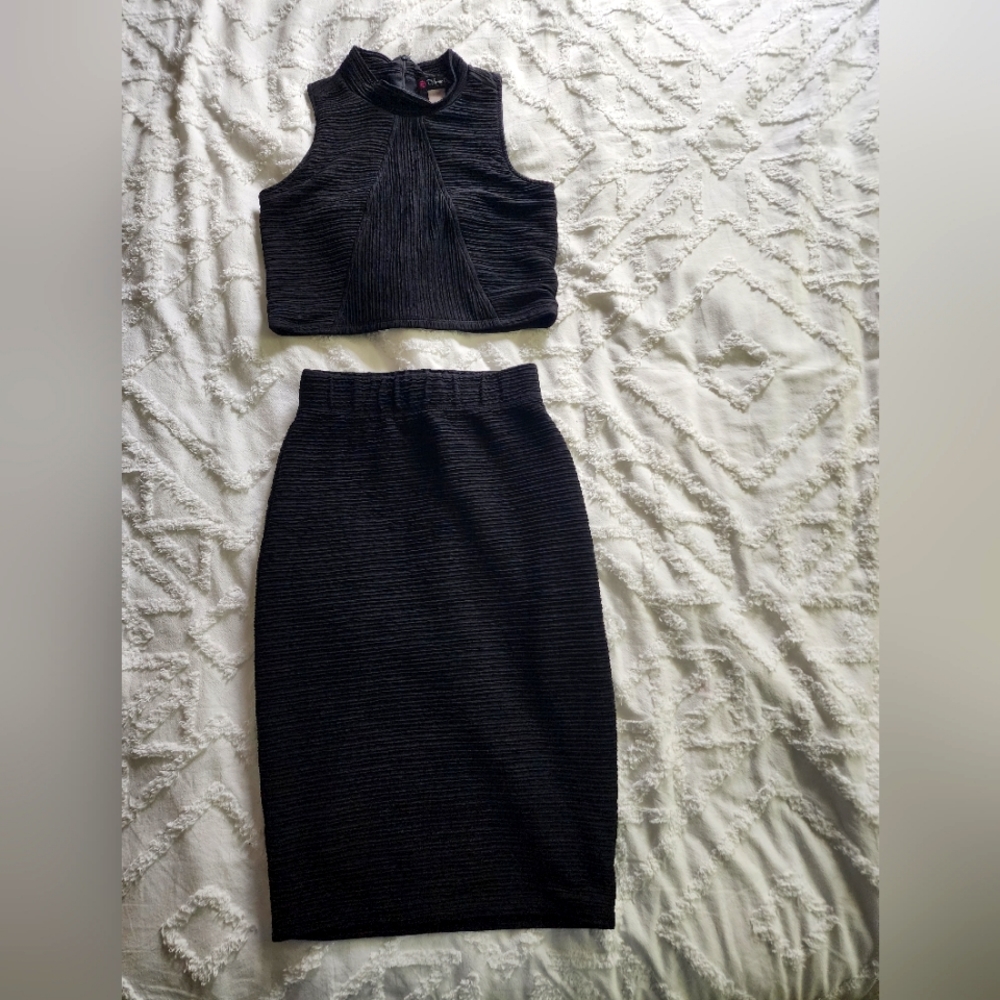Two-piece set skirt and top